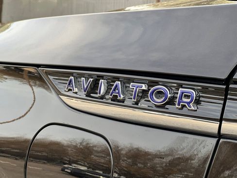 Certified 2023 Lincoln Aviator Black Label Grand Touring w/ Class IV Trailer Tow Package AWD/4WD image 29