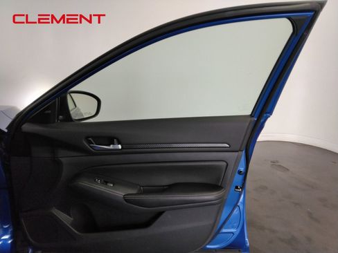 Used 2025 Nissan Altima 2.5 SV image 36