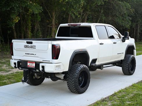 Used 2021 GMC Sierra 3500 Denali w/ Denali Ultimate Package AWD/4WD image 2