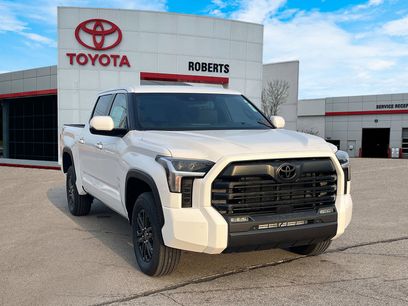 New 2025 Toyota Tundra SR5 w/ SR5 Convenience Package
