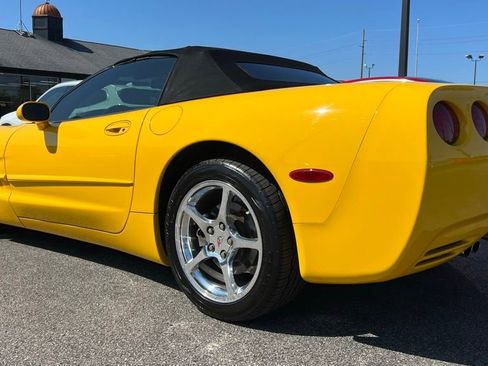 Used 2002 Chevrolet Corvette Convertible w/ Preferred Equipment Group2 image 4