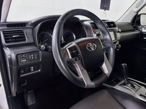 Used 2018 Toyota 4Runner SR5 Premium RWD image 9