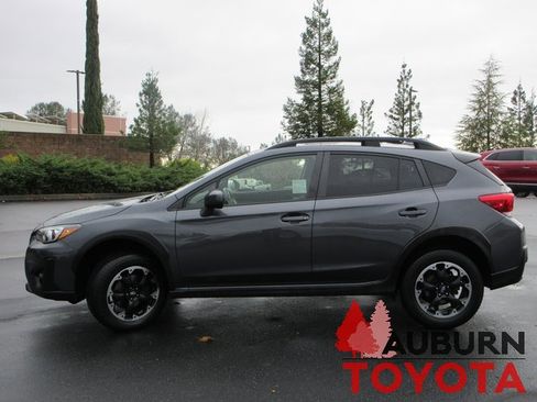 Used 2022 Subaru Crosstrek 2.0i Premium w/ Moonroof Package image 8