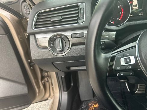 Used 2016 Volkswagen Passat 1.8T SEL Premium FWD image 37