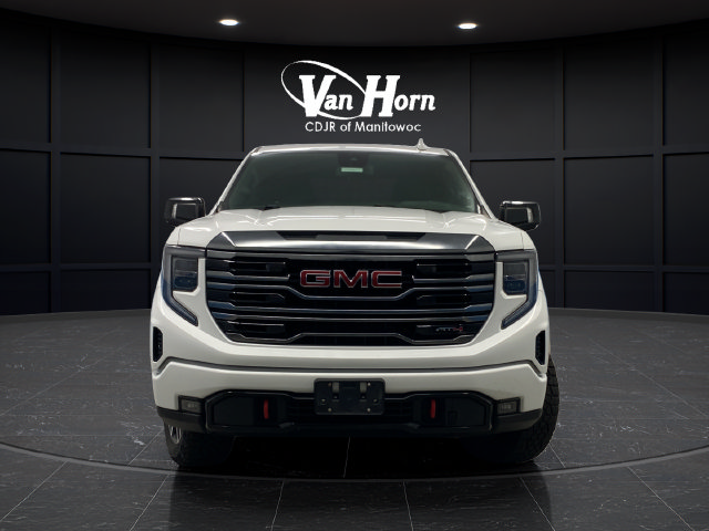 Used 2022 GMC Sierra 1500 AT4 w/ AT4 Preferred Package AWD/4WD image 2