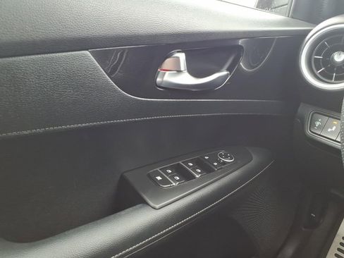 Used 2024 Kia Forte GT-Line w/ GT-Line Premium Package image 16