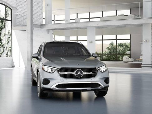 Certified 2025 Mercedes-Benz GLC 300 4MATIC image 8
