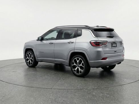 Used 2025 Jeep Compass Limited image 6