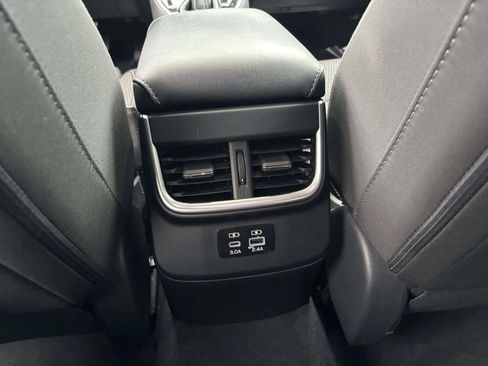 Used 2023 Subaru Outback Premium image 33