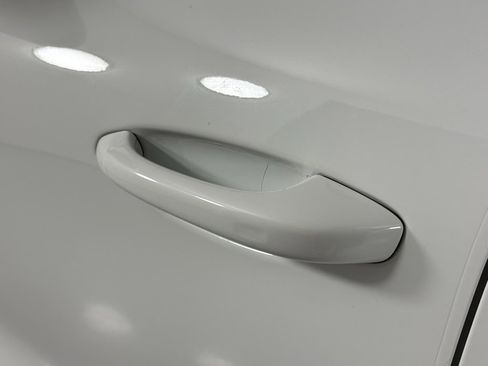 Used 2018 Porsche Macan S image 13