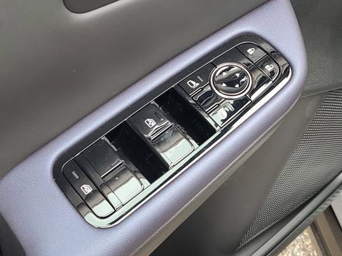 New 2026 Nissan Leaf Platinum+ w/ Illuminated Package FWD image 24