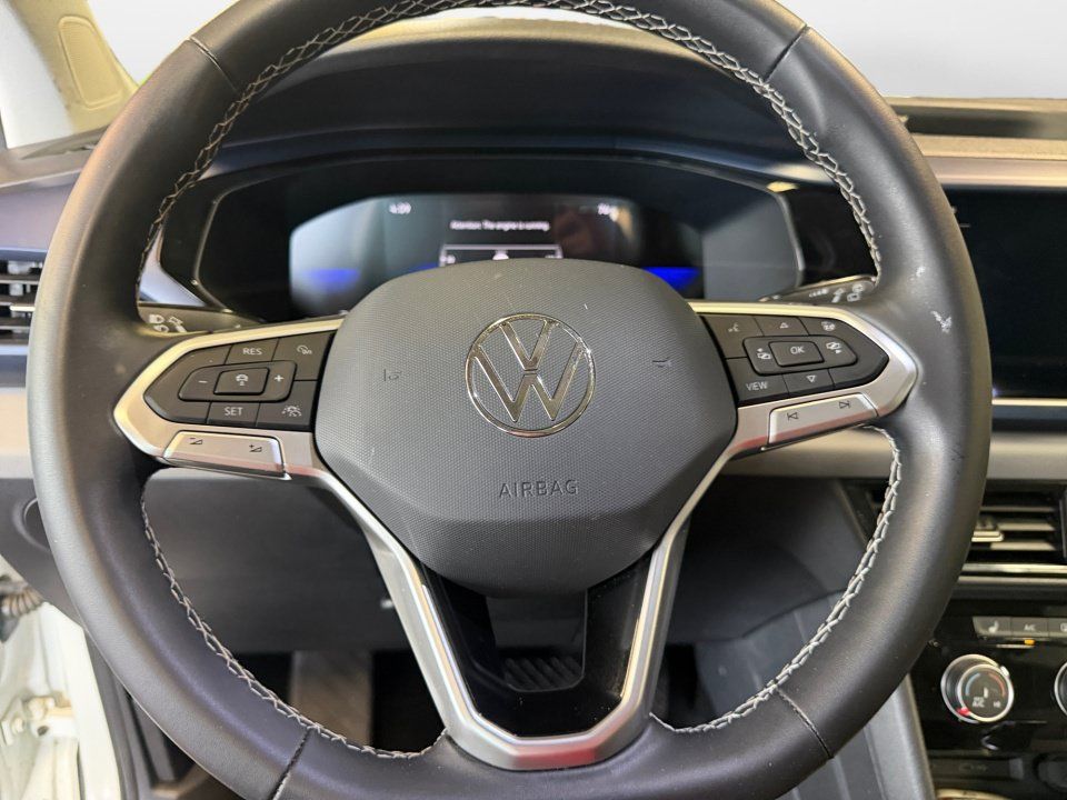 Used 2023 Volkswagen Taos SE FWD image 13