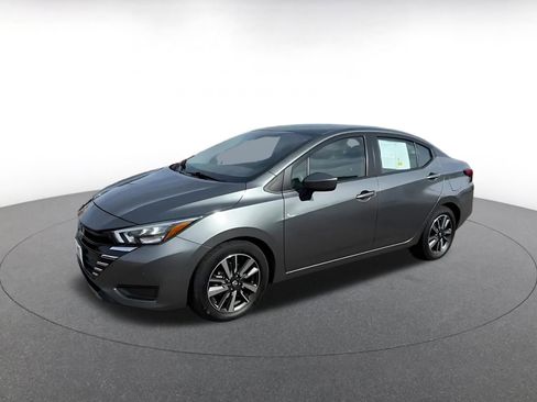 Used 2025 Nissan Versa SV image 8