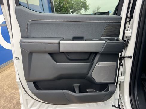 Used 2025 Ford F150 Lariat w/ Equipment Group 501A Mid image 17