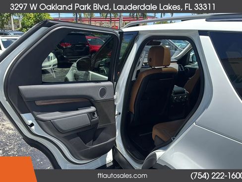 Used 2017 Land Rover Discovery HSE AWD/4WD image 22
