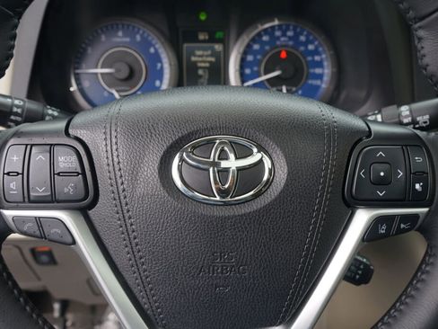 Used 2019 Toyota Sienna XLE AWD/4WD image 29