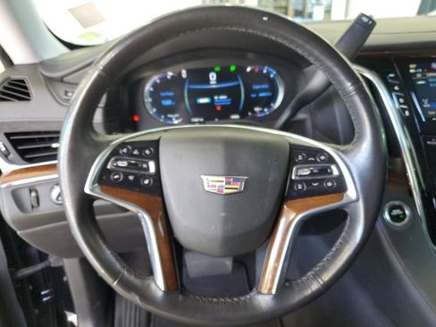 Used 2019 Cadillac Escalade Luxury RWD image 21