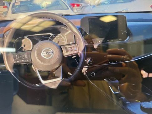 Used 2021 Nissan Rogue SL w/ Premium Package AWD/4WD image 9