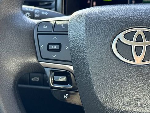 Used 2025 Toyota Camry LE w/ Convenience Package FWD image 28