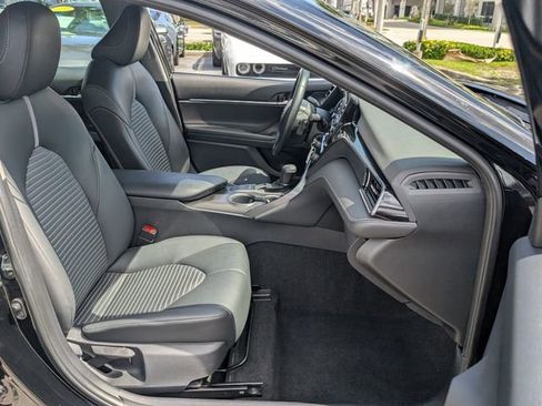 Used 2023 Toyota Camry SE FWD image 16