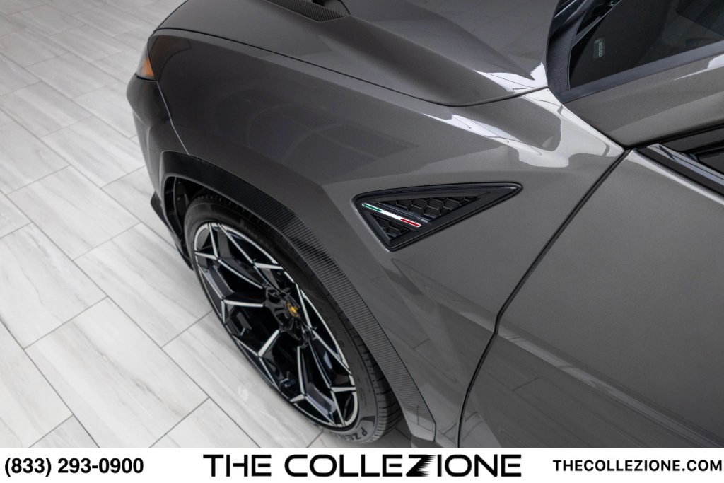 Used 2023 Lamborghini Urus Performante AWD/4WD image 14