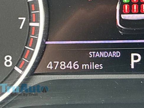 Used 2025 Nissan Pathfinder SV FWD image 28