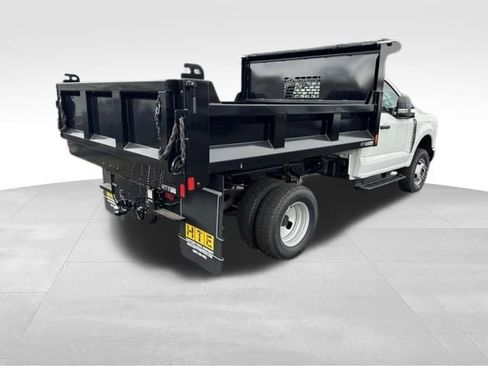 New 2025 Ford F350 XL w/ XL Chrome Package image 4