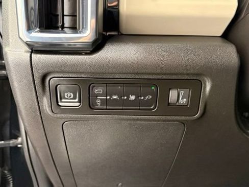 Used 2026 GMC Hummer EV SUV AWD/4WD image 36