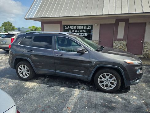 Used 2014 Jeep Cherokee Latitude FWD image 2