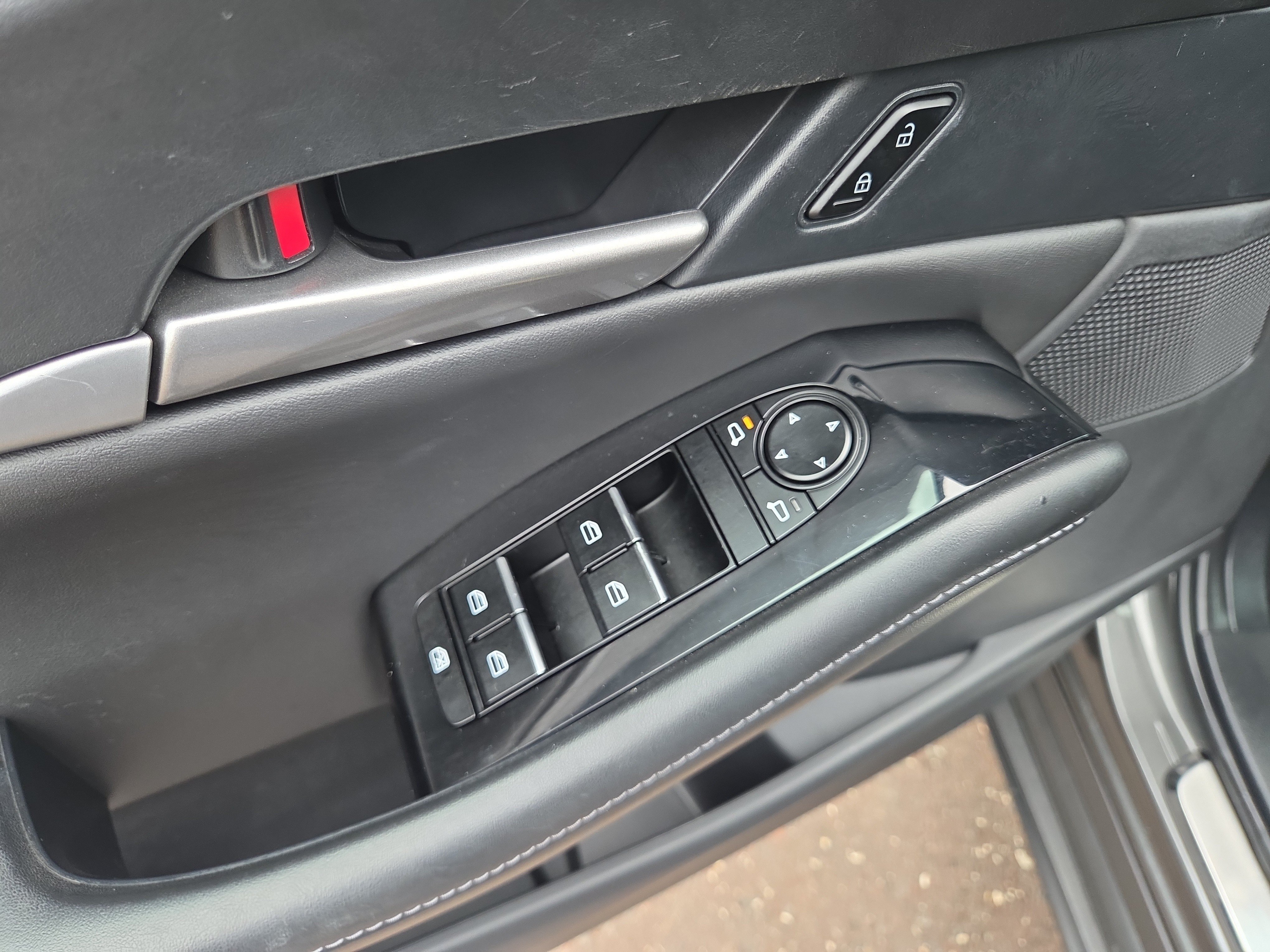 Used 2025 MAZDA CX-30 AWD 2.5 S w/ Select Sport Pkg image 28