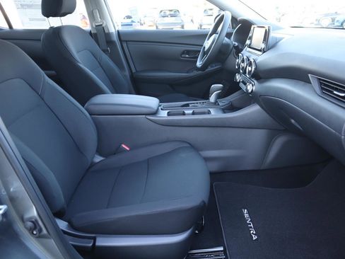 Used 2025 Nissan Sentra S image 39