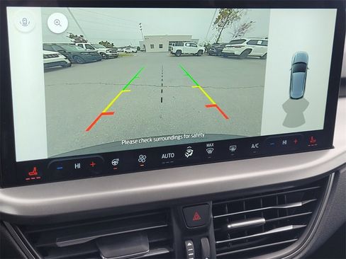 Used 2025 Ford Escape SE image 17