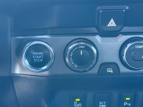 Used 2021 Toyota Tacoma TRD Off-Road w/ Technology Package image 24