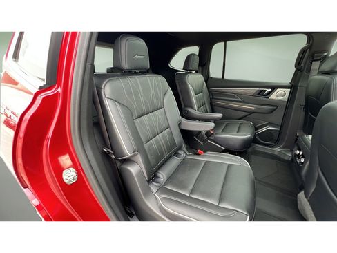 Certified 2025 Buick Enclave Avenir w/ Super Cruise Package AWD/4WD image 31