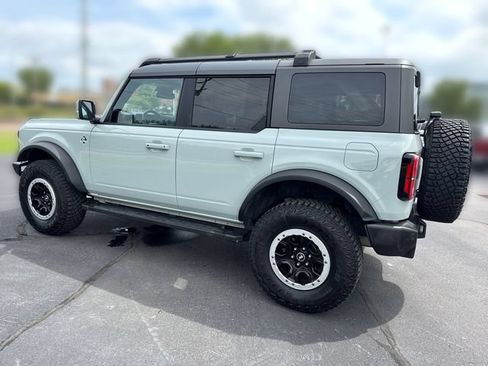 Used 2023 Ford Bronco Outer Banks w/ Sasquatch Package AWD/4WD image 3