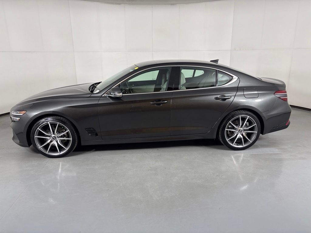 Used 2023 Genesis G70 2.0T RWD image 5