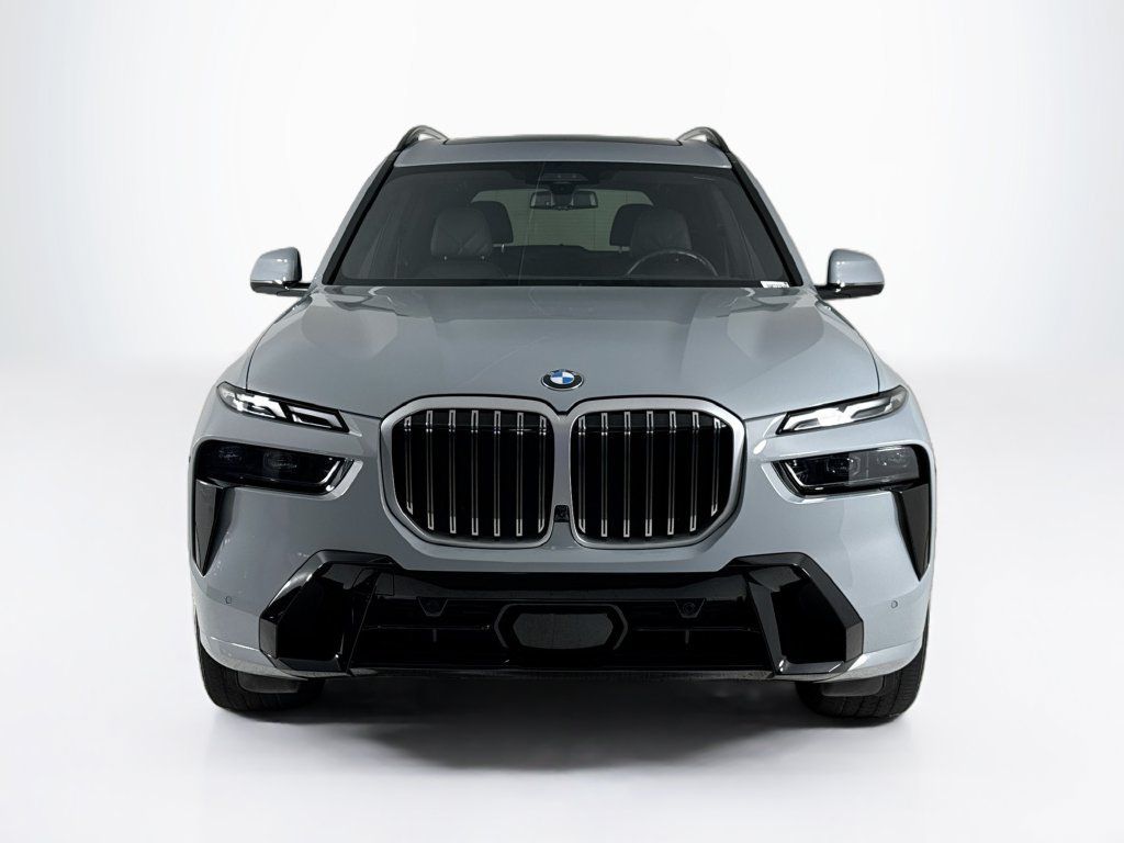 Used 2023 BMW X7 xDrive40i w/ M Sport Package AWD/4WD image 8