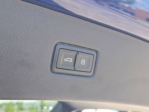 Used 2023 Audi Q7 3.0T Prestige image 18