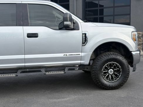 Used 2019 Ford F250 XLT w/ XLT Value Package AWD/4WD image 5