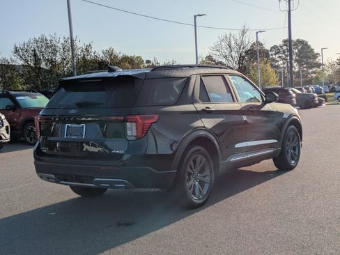 Certified 2025 Ford Explorer Active w/ Active Comfort Package AWD/4WD image 4