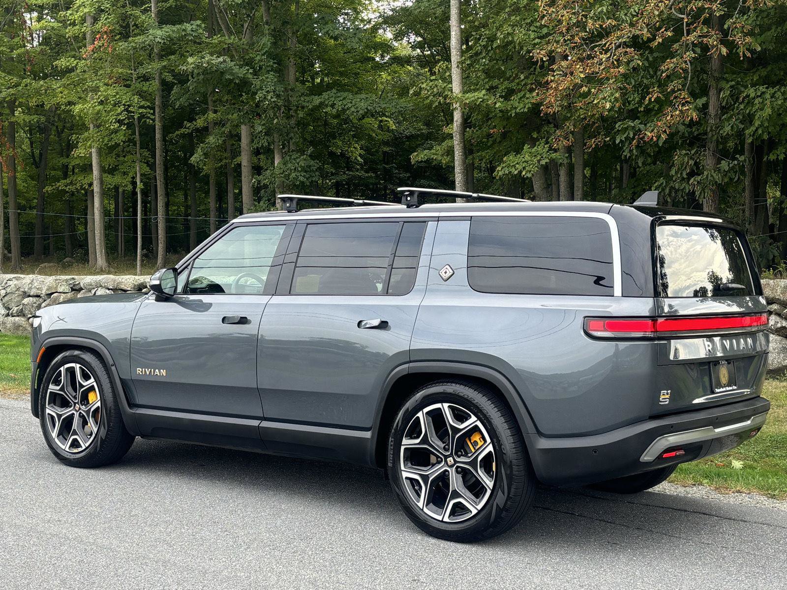 Used 2022 Rivian R1S Launch Edition Quad AWD/4WD image 15