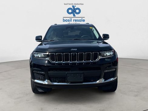 Used 2023 Jeep Grand Cherokee L Limited w/ Luxury Tech Group II image 8