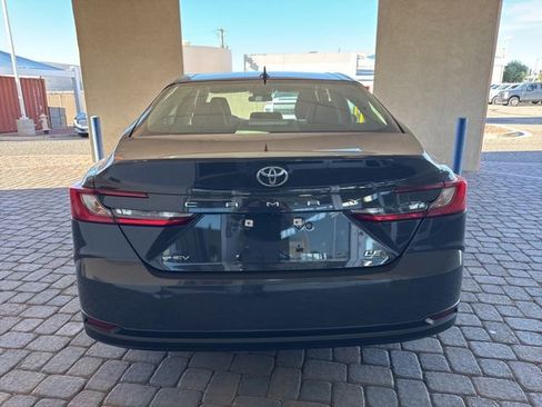Used 2025 Toyota Camry LE image 4
