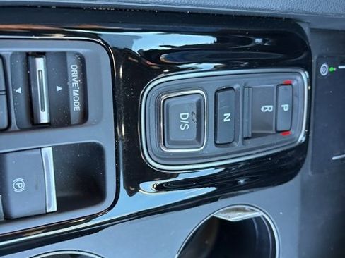 Used 2025 Honda Pilot TrailSport image 30