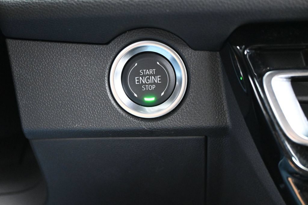 Used 2024 Chevrolet Traverse LT w/ Midnight/Sport Edition FWD image 26
