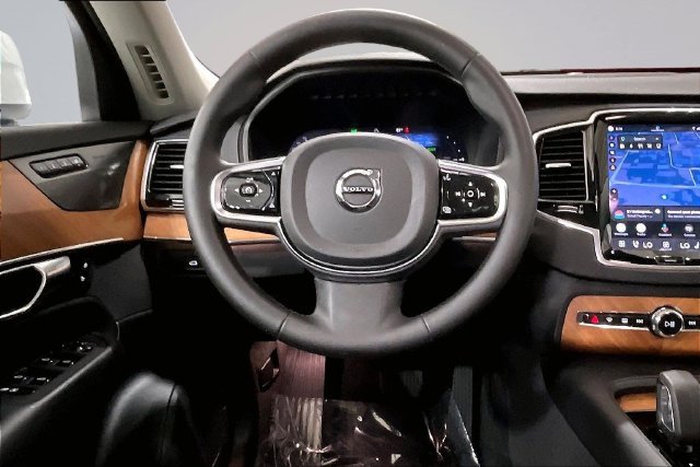 Certified 2024 Volvo XC90 T8 Plus w/ Protection Package Premier AWD/4WD image 8