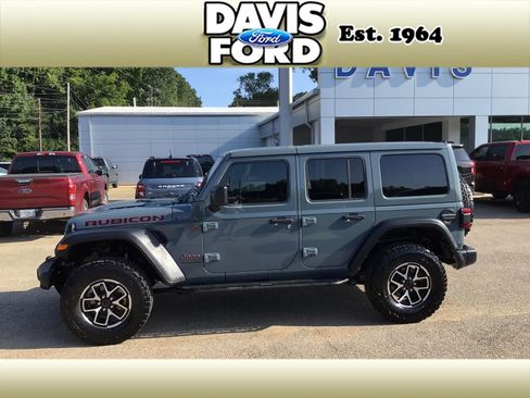 Used 2024 Jeep Wrangler Unlimited Rubicon AWD/4WD image 4