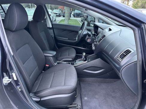 Used 2018 Kia Forte LX image 17