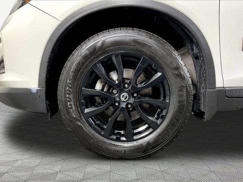 Used 2017 Nissan Rogue SV AWD/4WD image 34