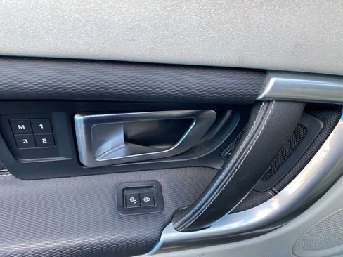 Used 2017 Land Rover Discovery Sport HSE image 15